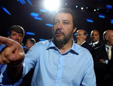 Μ.Σαλβίνι προς ΕΕ: «Μην διανοηθείτε να βάλετε πρόστιμο στην Ιταλία - Θα ακολουθήσουμε τον δρόμο μας»